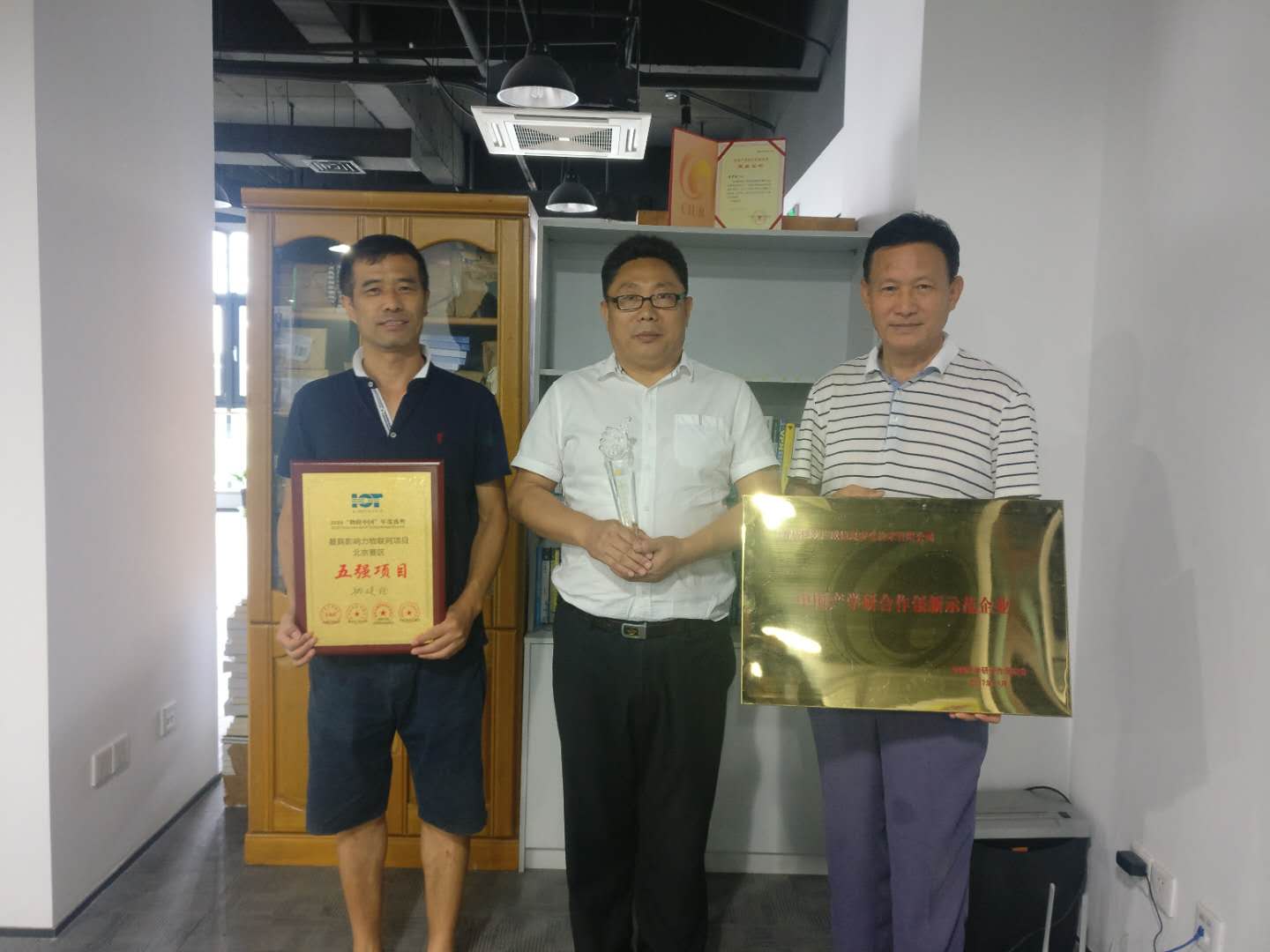 &#21315;&#20159;&#24179;&#21488;&#95;&#21315;&#20159;&#65288;&#20013;&#22269;&#65289;&#19968;&#31449;&#24335;&#26381;&#21153;&#24179;&#21488;